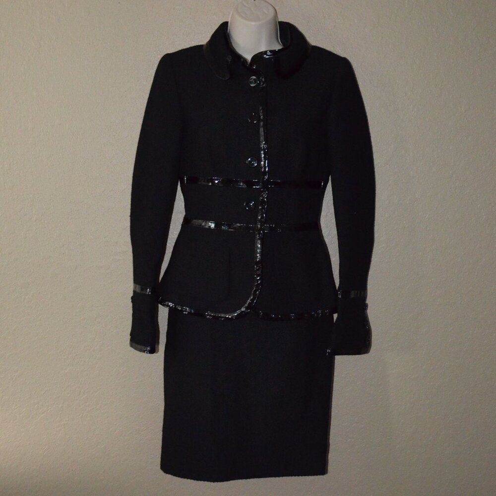 Sz 34 0 Escada Black Textured Patent Leather Trim Detail Skirt Blazer Suit Set